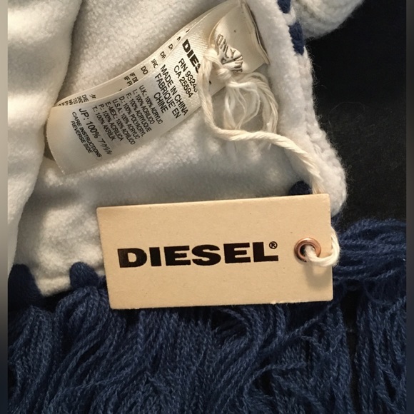 Diesel - Unique White And Blue Heavy Weight Knit Winter Scarf - Picture 8 of 10